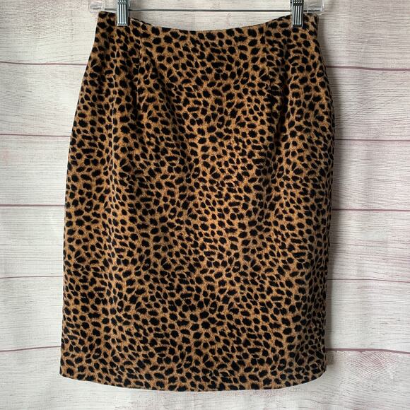 Jones Wear Cheetah Print Pencil Skirt Velvety Back Slit Animal Size 6 Petite - Picture 1 of 12